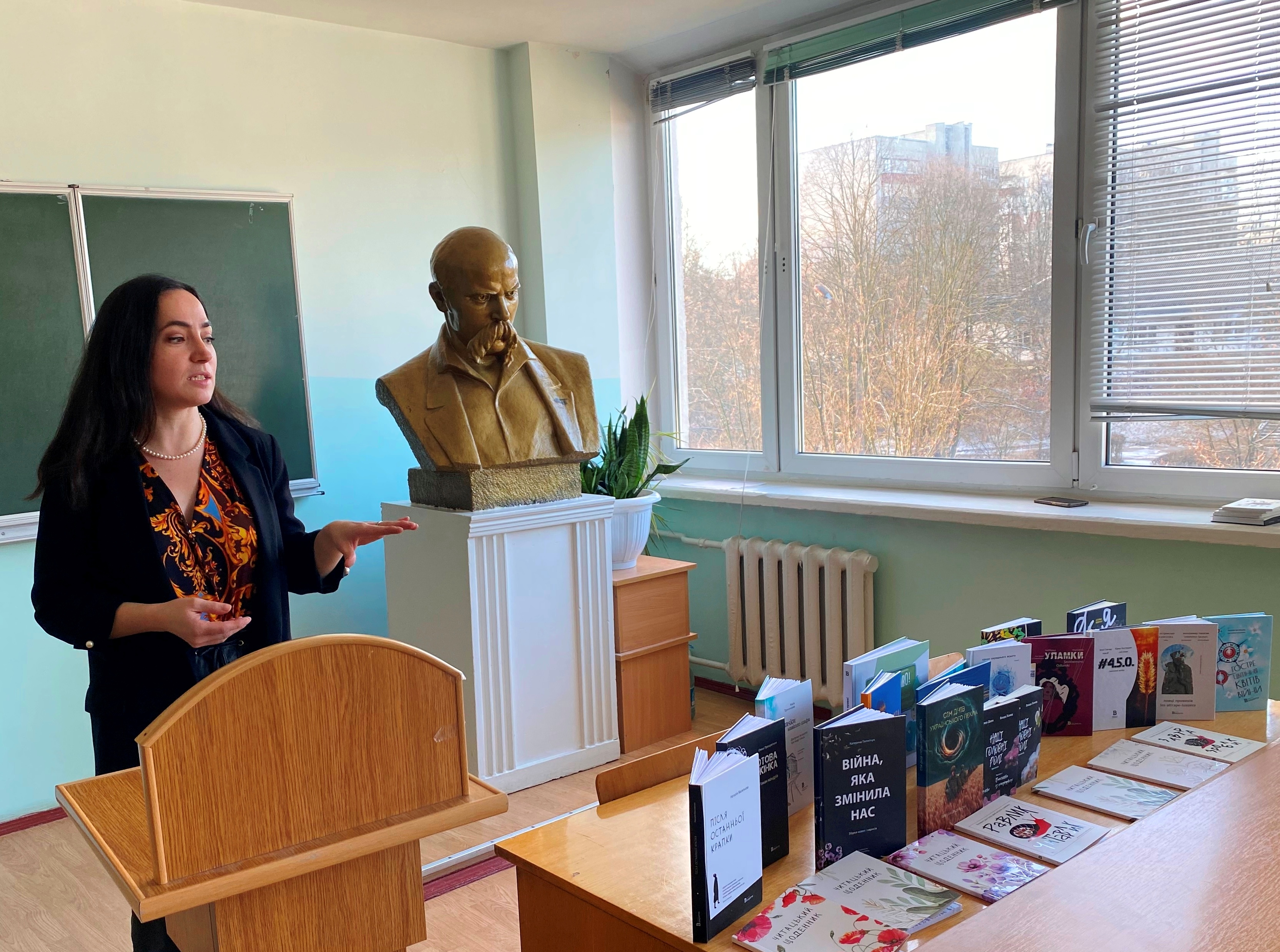 Наталія Васильєва і книги видавництва Відкриття 